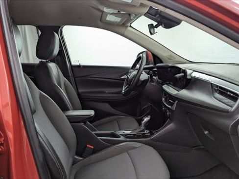 Used 2024 Buick Encore GX Preferred FWD image 21
