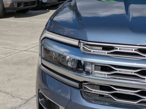 Certified 2022 Ford Expedition Platinum image 9