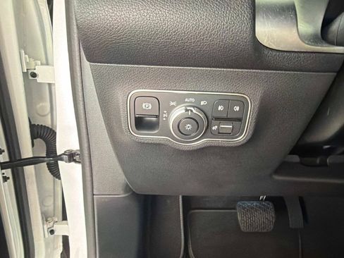 Certified 2026 Mercedes-Benz GLB 250 image 29