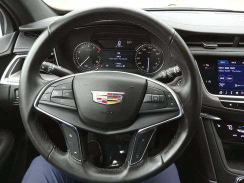Certified 2023 Cadillac XT5 Luxury AWD/4WD image 13