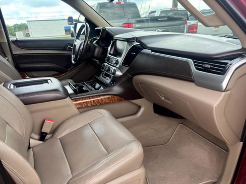 Used 2020 Chevrolet Suburban Premier image 13