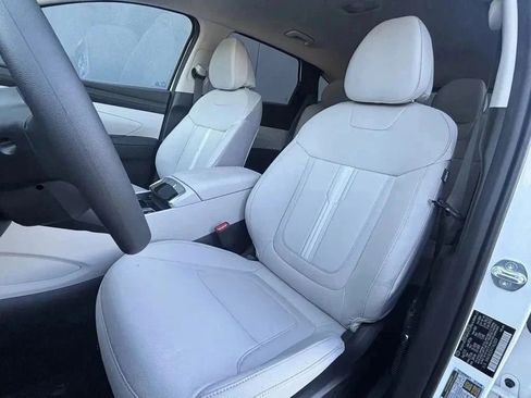 Certified 2025 Hyundai Tucson SEL FWD image 9