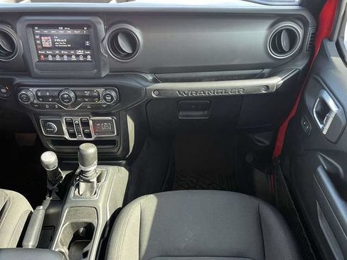 Used 2022 Jeep Wrangler Unlimited Sport AWD/4WD image 18