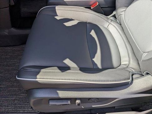 New 2026 Honda Odyssey Touring image 4