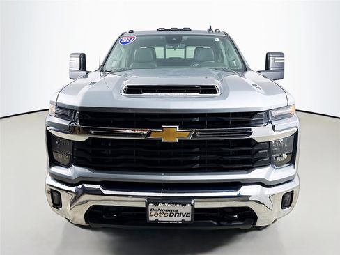 Used 2024 Chevrolet Silverado 3500 LT w/ Convenience Package image 3