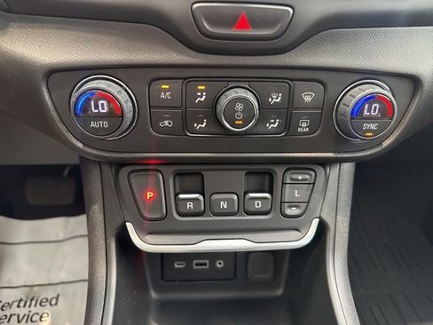 Used 2019 GMC Terrain SLE w/ Driver Convenience Package image 20