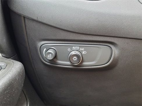 Used 2023 Chevrolet Equinox LS w/ LS Convenience Package image 38