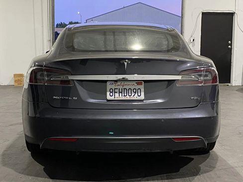 Used 2015 Tesla Model S 70D image 3