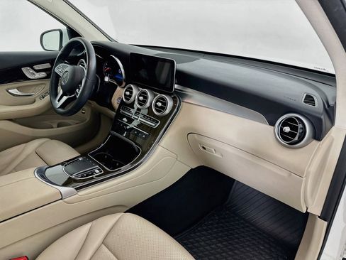 Certified 2022 Mercedes-Benz GLC 300 image 29