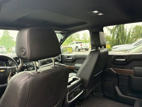 Used 2021 Chevrolet Silverado 1500 High Country w/ Technology Package AWD/4WD image 9