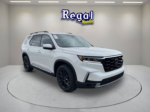New 2025 Honda Pilot Touring image 1