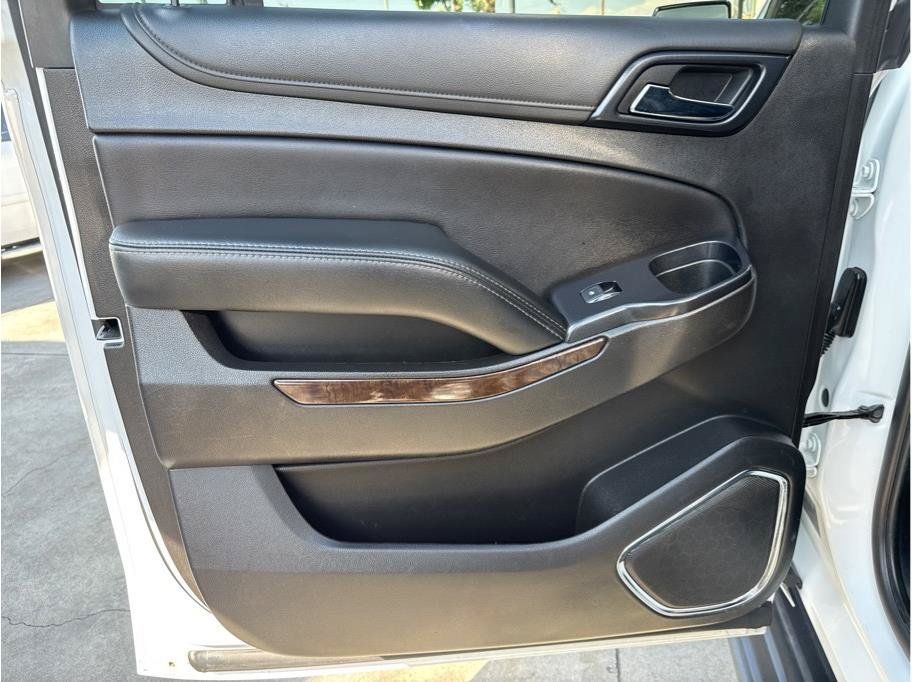 Used 2019 Chevrolet Suburban LT AWD/4WD image 17