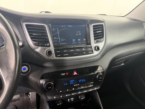 Used 2016 Hyundai Tucson Limited w/ Option Group 03 FWD image 14