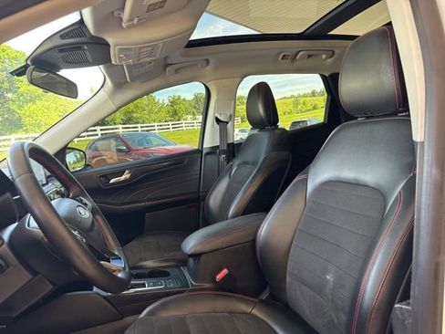 Used 2022 Ford Escape SEL w/ SEL Stealth AWD Package image 3