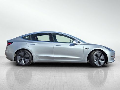 Used 2018 Tesla Model 3 Long Range image 3
