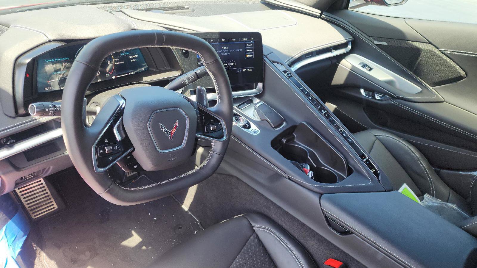 Used 2023 Chevrolet Corvette Stingray Coupe w/ Z51 Performance Package RWD image 7