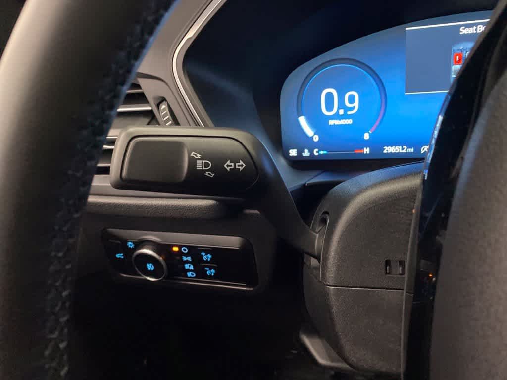 Used 2025 Ford Escape Platinum AWD/4WD image 21