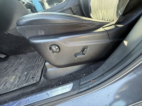 Used 2015 Jeep Grand Cherokee Limited AWD/4WD image 16