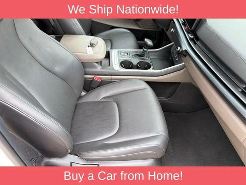 Used 2025 Kia Carnival FWD image 18