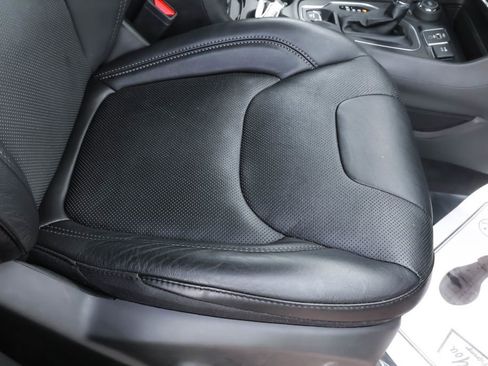 Used 2020 Jeep Cherokee Latitude Lux w/ Comfort/Convenience Group image 36