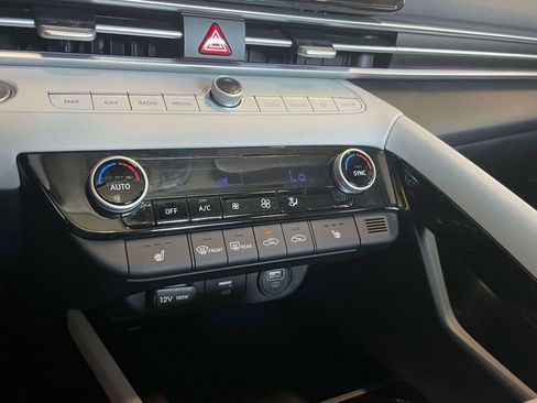 Used 2023 Hyundai Elantra Limited FWD image 27
