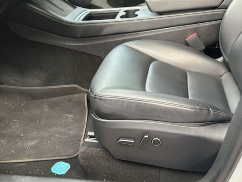 Used 2023 Tesla Model Y Long Range image 9
