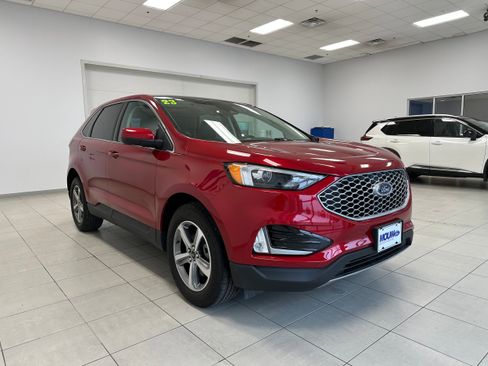 Used 2023 Ford Edge SEL w/ Convenience Package image 4