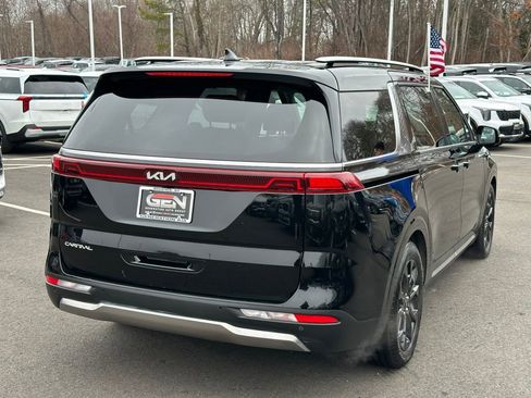 Used 2024 Kia Carnival SX Prestige image 4