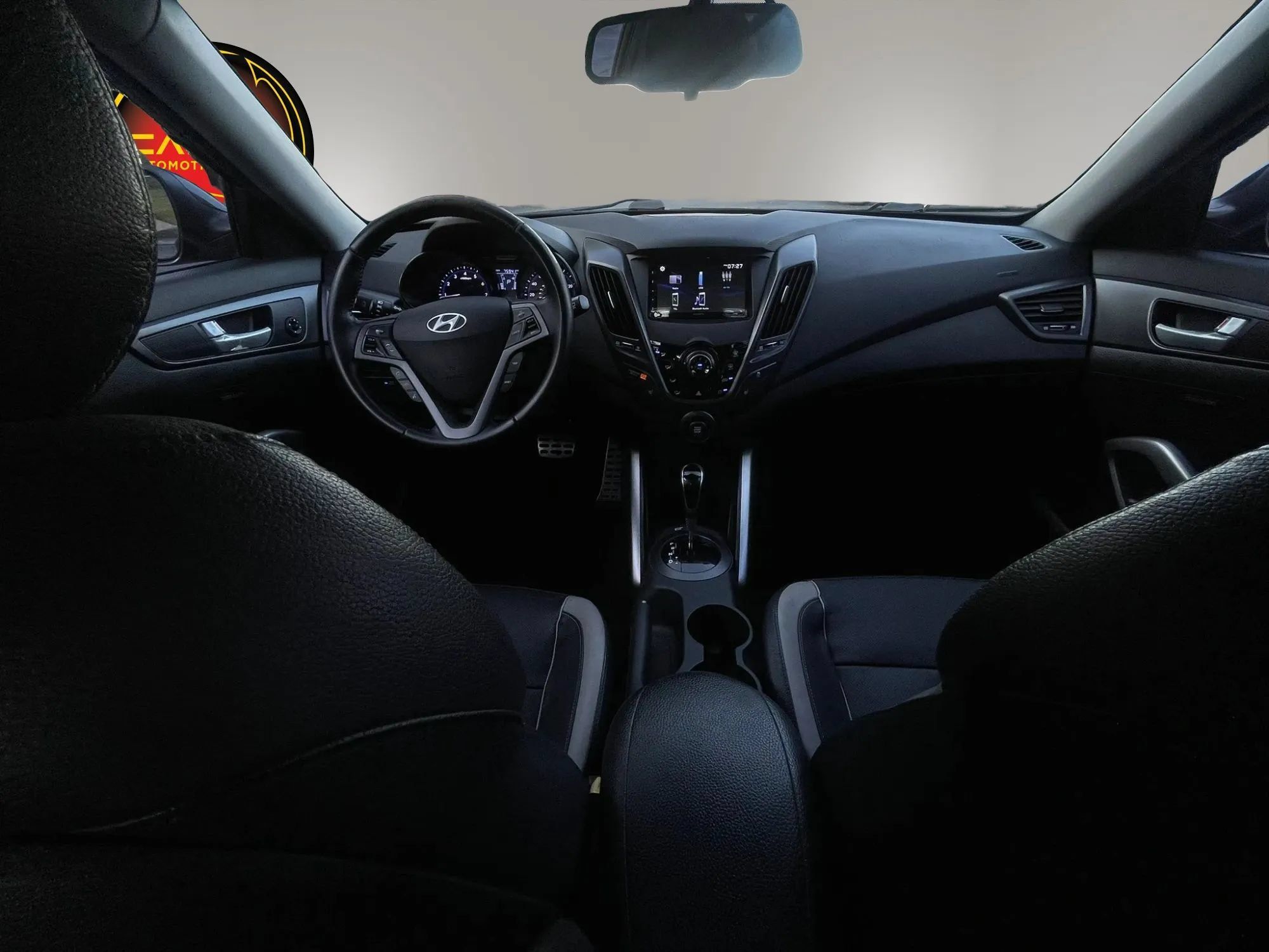 Used 2015 Hyundai Veloster Turbo FWD image 25