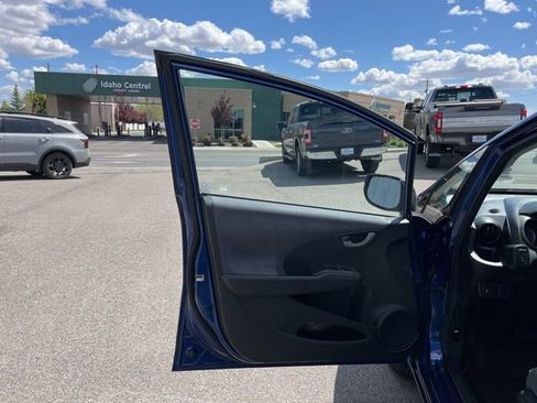 Used 2011 Honda Fit image 32