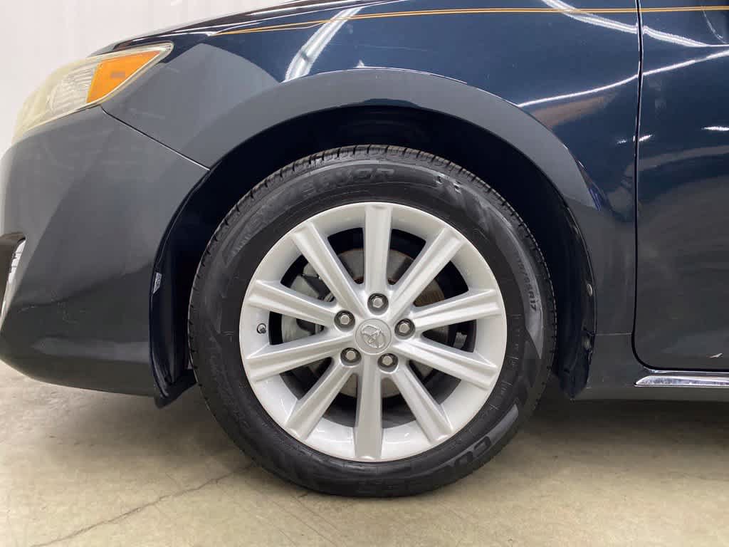 Used 2013 Toyota Camry XLE FWD image 10