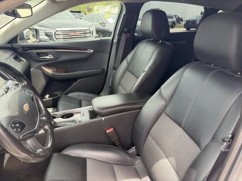 Used 2015 Chevrolet Impala LT FWD image 15