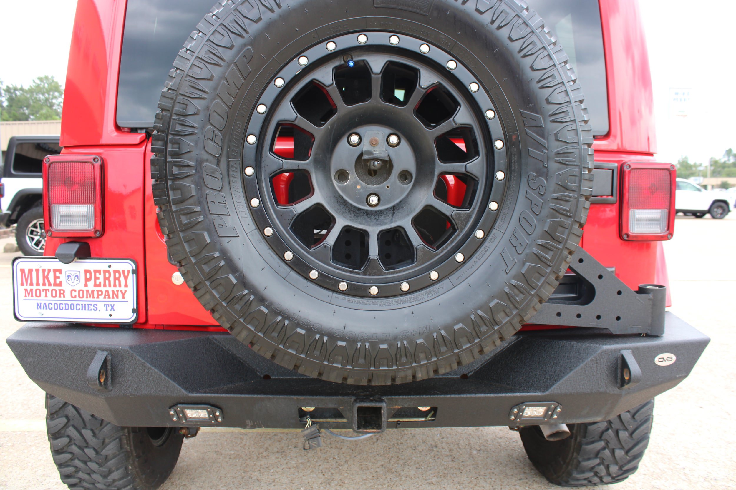 Used 2015 Jeep Wrangler Unlimited Rubicon w/ Connectivity Group AWD/4WD image 15