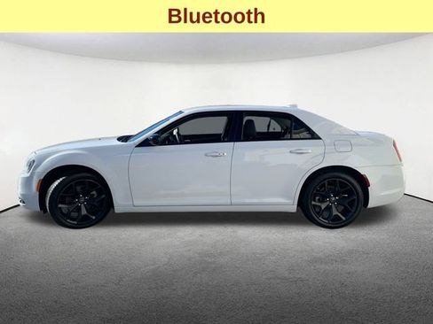 Used 2023 Chrysler 300 Touring w/ Sport Appearance Package image 6