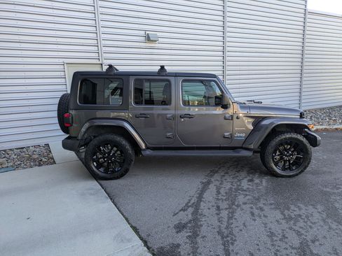 Used 2022 Jeep Wrangler Unlimited Sahara w/ Cold Weather Group image 6