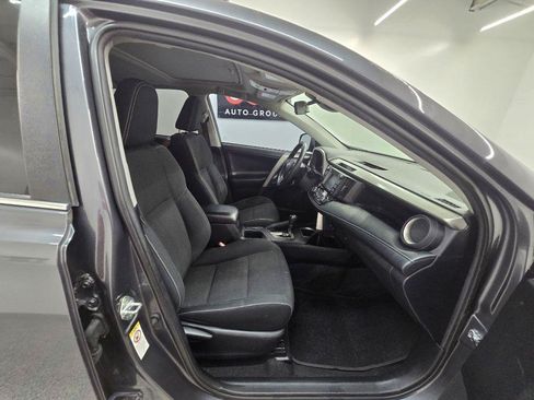Used 2018 Toyota RAV4 XLE AWD/4WD image 21