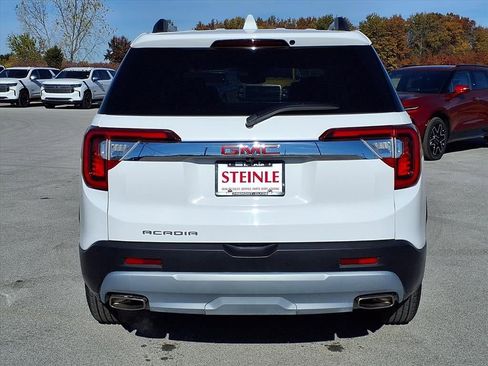 Used 2023 GMC Acadia SLT image 11