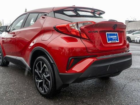 Used 2022 Toyota C-HR XLE FWD image 8