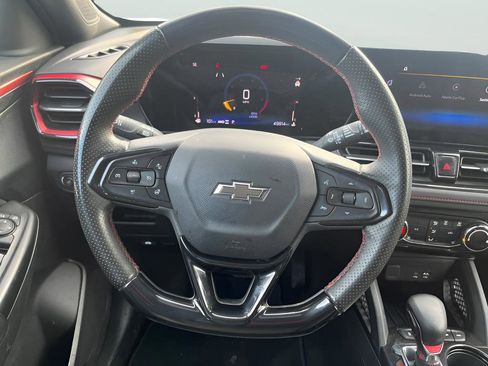 Used 2024 Chevrolet TrailBlazer RS w/ Driver Confidence Package image 22