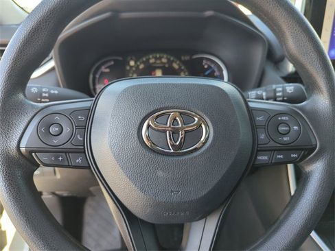 Used 2023 Toyota RAV4 XLE image 37