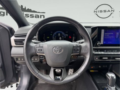 Used 2025 Toyota Camry SE w/ Convenience Package AWD/4WD image 11