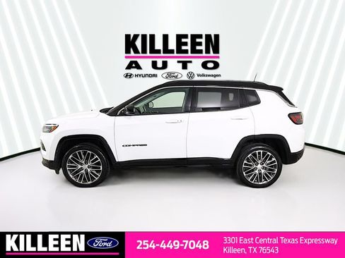 Used 2022 Jeep Compass Limited w/ Elite Group AWD/4WD image 4