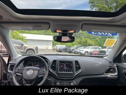 Certified 2023 Jeep Cherokee Altitude Lux w/ Lux Elite Package AWD/4WD image 19