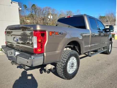 Used 2017 Ford F250 XLT w/ XLT Value Package image 5