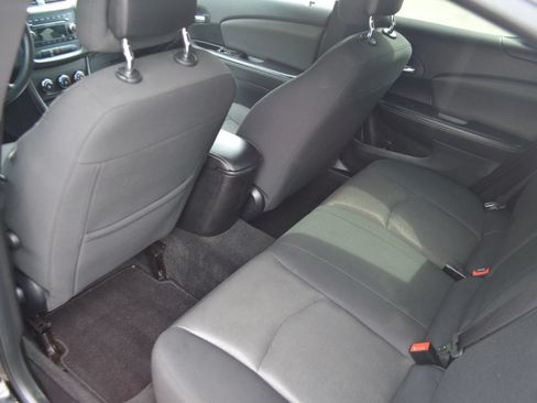 Used 2013 Dodge Avenger SE FWD image 18