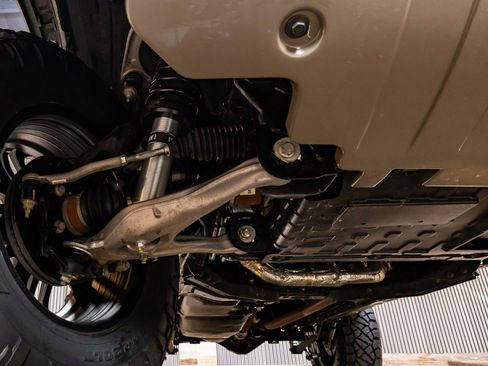 Used 2025 Ford Bronco Outer Banks AWD/4WD image 13