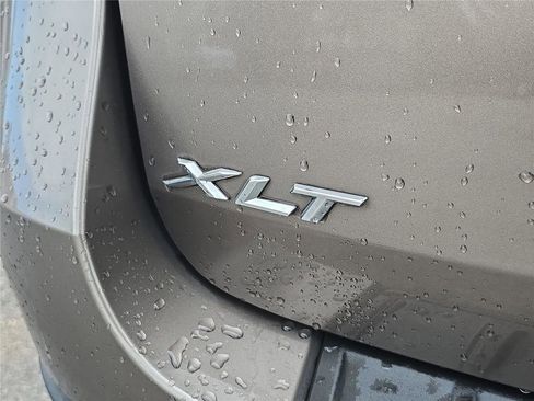 Used 2021 Ford Explorer XLT w/ Equipment Group 202A RWD image 7