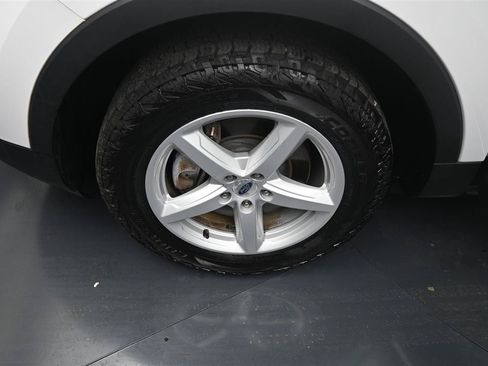 Used 2016 Ford Explorer XLT AWD/4WD image 16