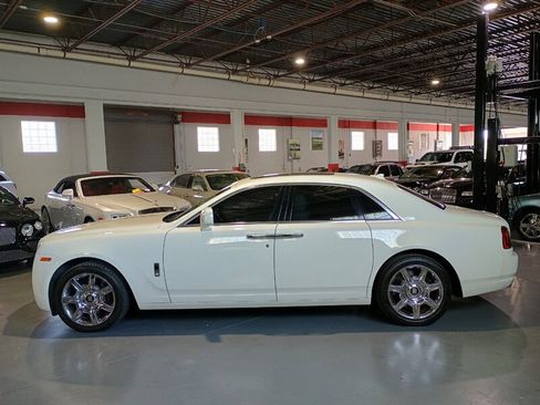 Used 2011 Rolls-Royce Ghost RWD image 2
