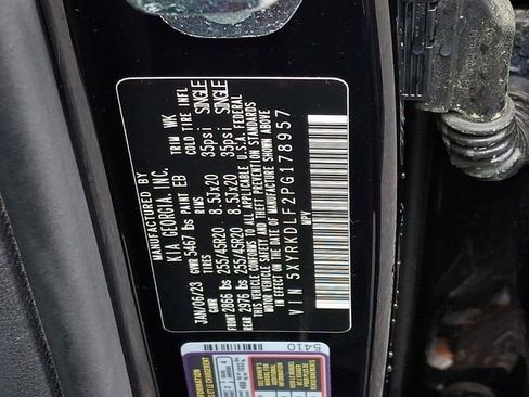 Certified 2023 Kia Sorento SX Prestige image 28